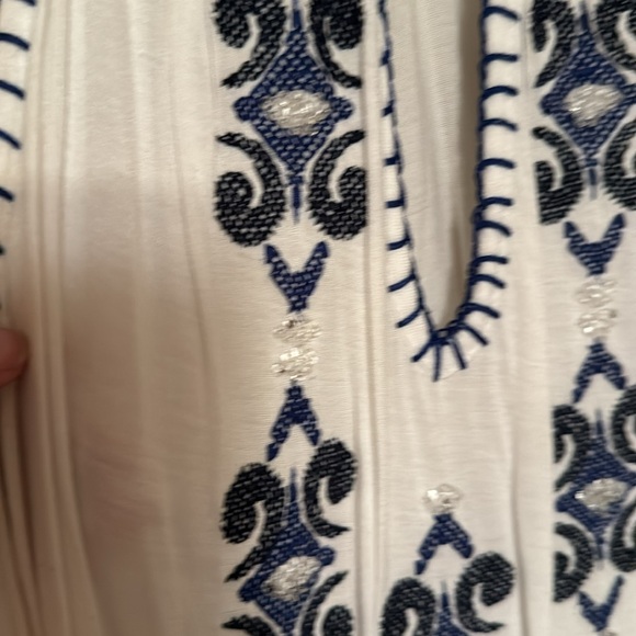 Gorgeous EUC INC V-Neck, Halter-ish Tank - Picture 3 of 8